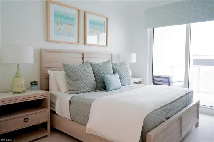 Bedroom 4 pens to private terrace