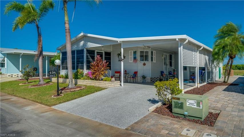 Look beyond this home; take note of the privacy enjoyed from the spacious back patio.