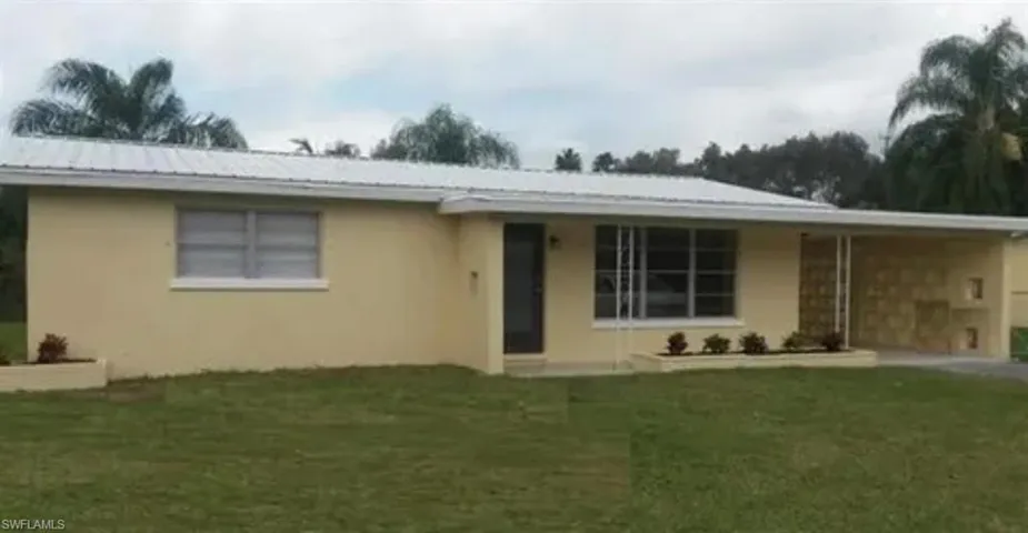 1137  Green  AVE, North Fort Myers, FL 33903