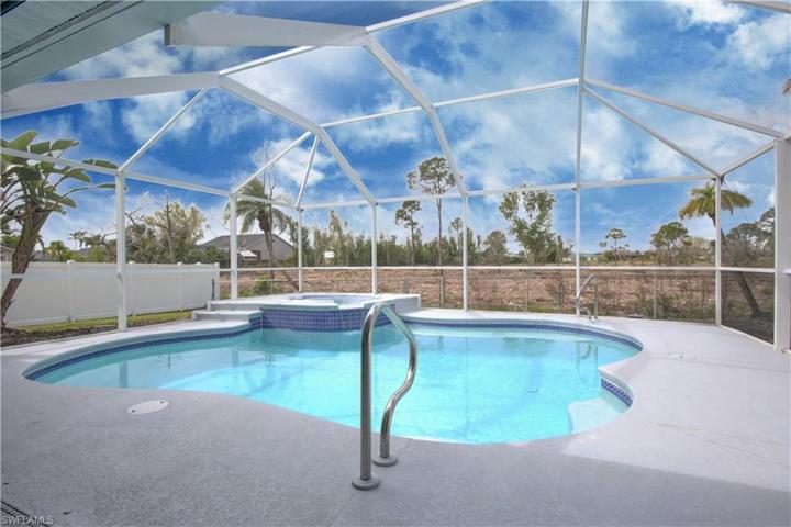 2850 SW 25th PL, CAPE CORAL FL 33914