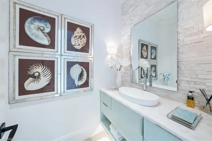 Powder bath
