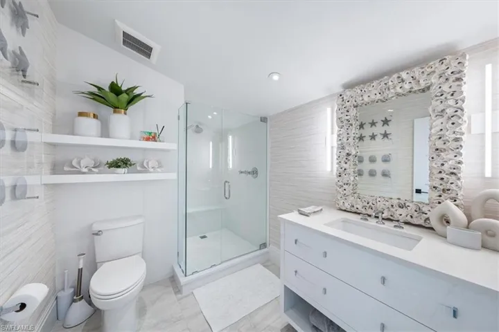 Guest bathroom 2