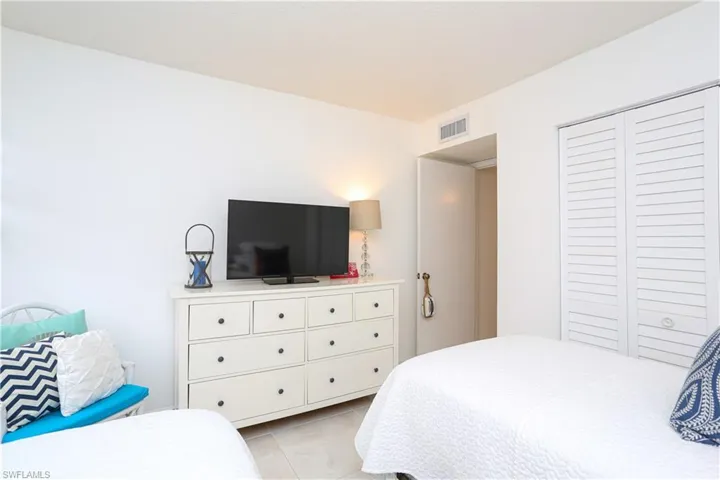 1522 Mainsail Dr 2, Naples, Florida 34114