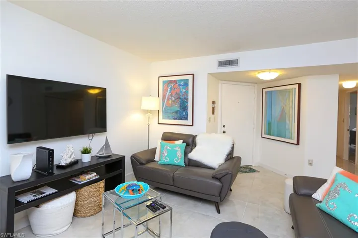 1522 Mainsail Dr 2, Naples, Florida 34114