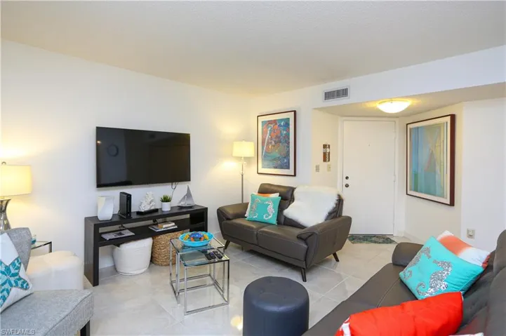 1522 Mainsail Dr 2, Naples, Florida 34114