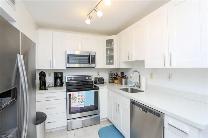 1522 Mainsail Dr 2, Naples, Florida 34114