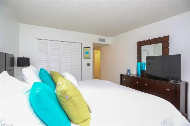1522 Mainsail Dr 2, Naples, Florida 34114