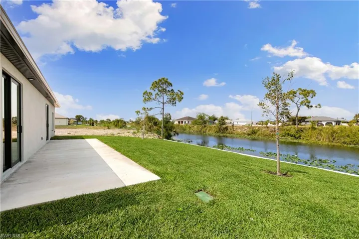 925 NE 11th TER, CAPE CORAL FL 33909
