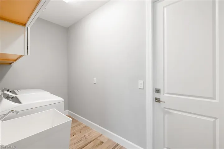 925 NE 11th TER, CAPE CORAL FL 33909