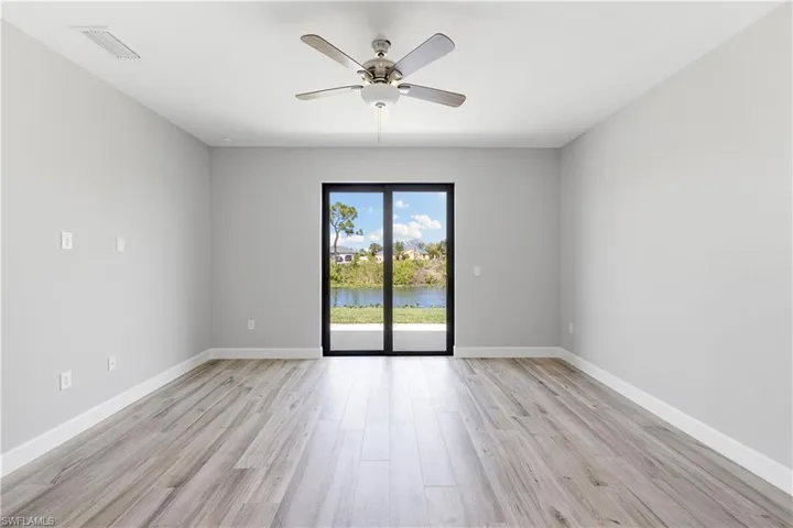 925 NE 11th TER, CAPE CORAL FL 33909