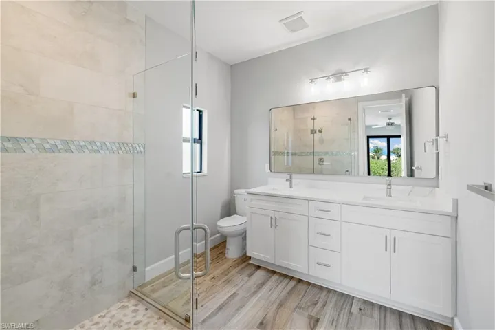 925 NE 11th TER, CAPE CORAL FL 33909