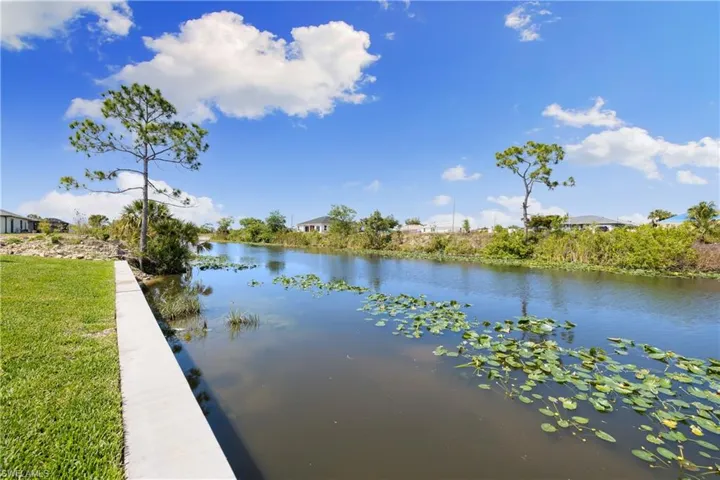 925 NE 11th TER, CAPE CORAL FL 33909