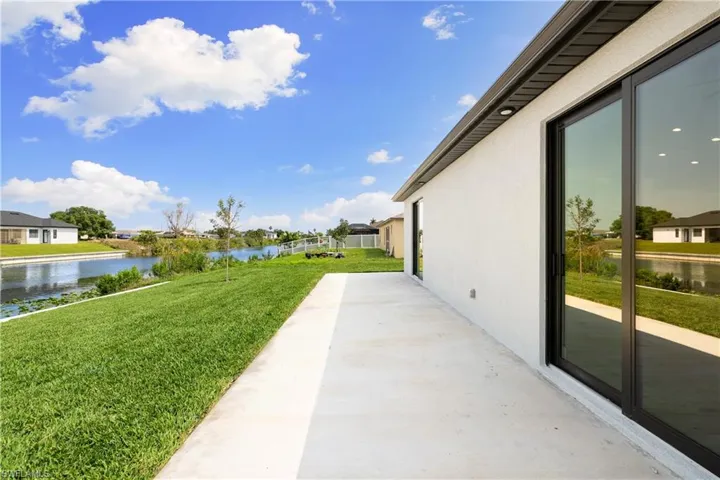 925 NE 11th TER, CAPE CORAL FL 33909