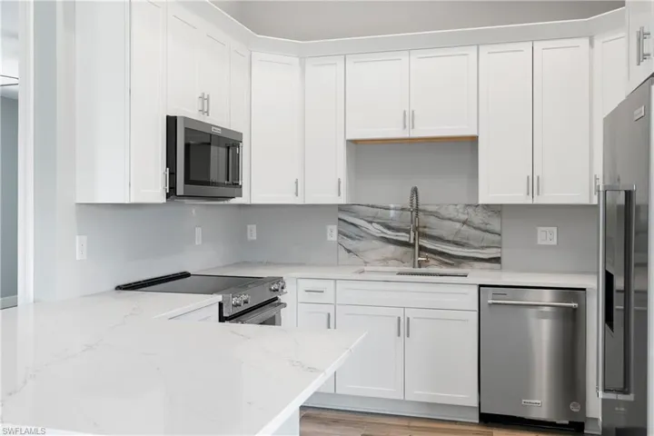 925 NE 11th TER, CAPE CORAL FL 33909