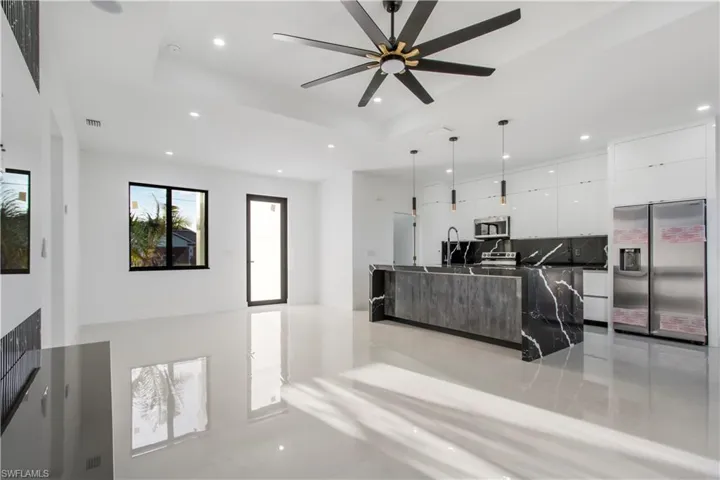 912  RITA N AVE, Lehigh Acres, FL 33971