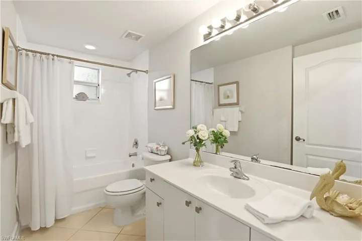 7819 Regal Heron Cir 8, Naples, Florida 34104