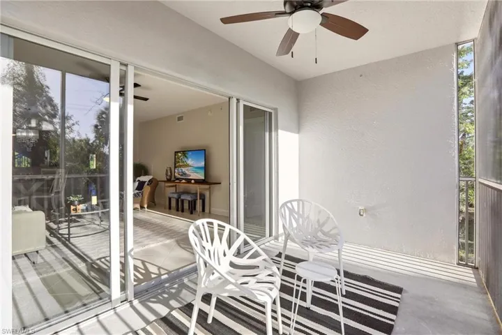 7819 Regal Heron Cir 8, Naples, Florida 34104