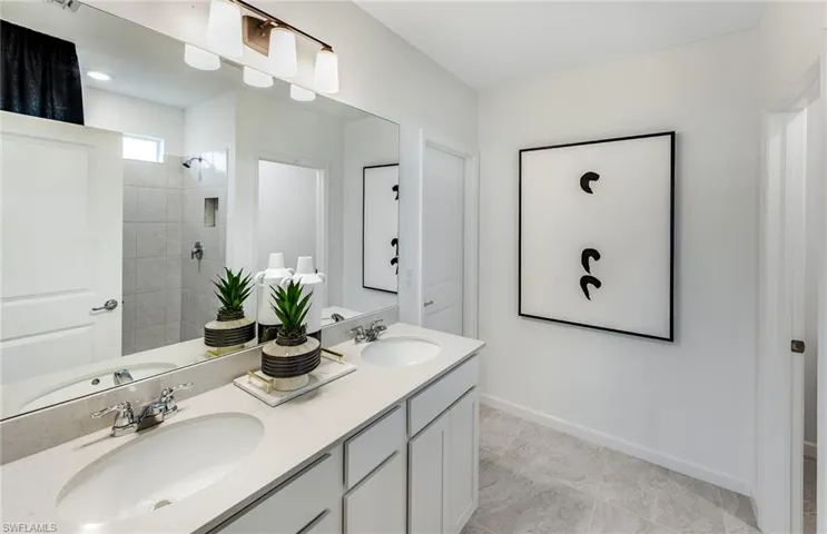 Interior photos are of a staged model home. Illustration purposes only. Options may vary.