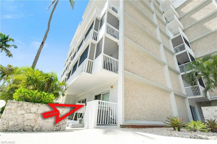 60 Pelican St W 103, Naples, Florida 34113