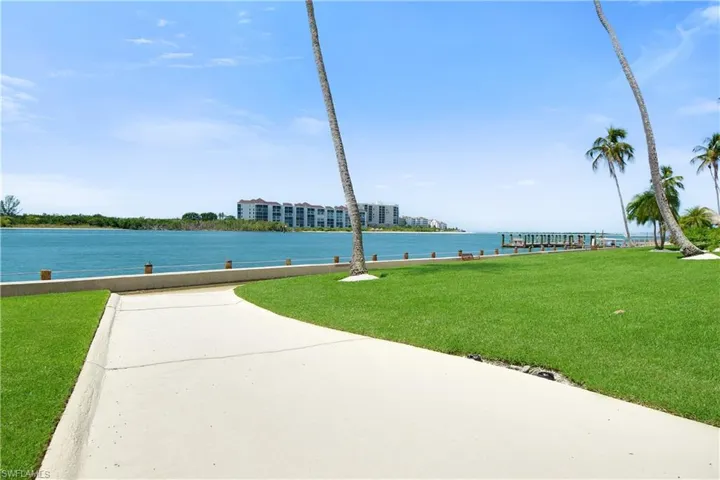 60 Pelican St W 103, Naples, Florida 34113