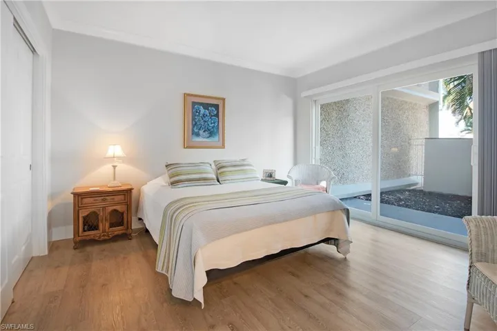 60 Pelican St W 103, Naples, Florida 34113