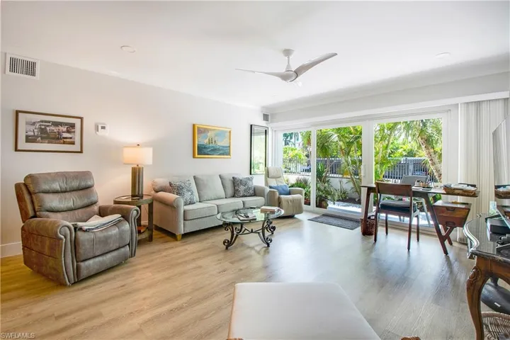 60 Pelican St W 103, Naples, Florida 34113