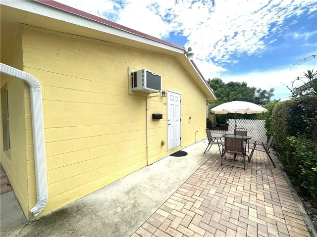 530  100th N AVE, Naples, FL 34108