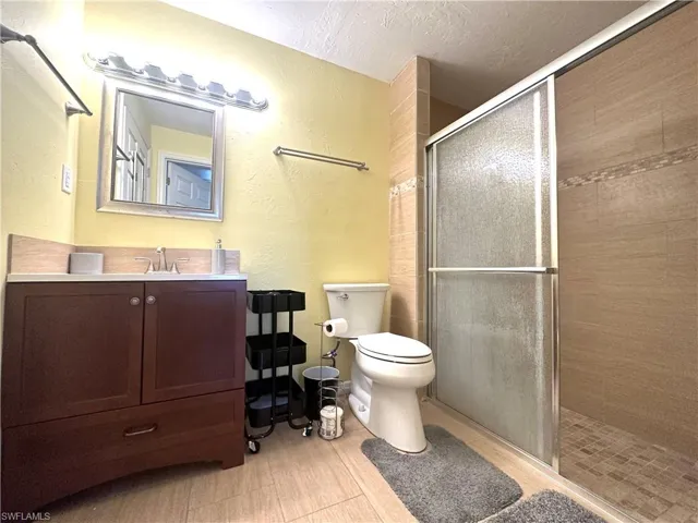 530  100th N AVE, Naples, FL 34108