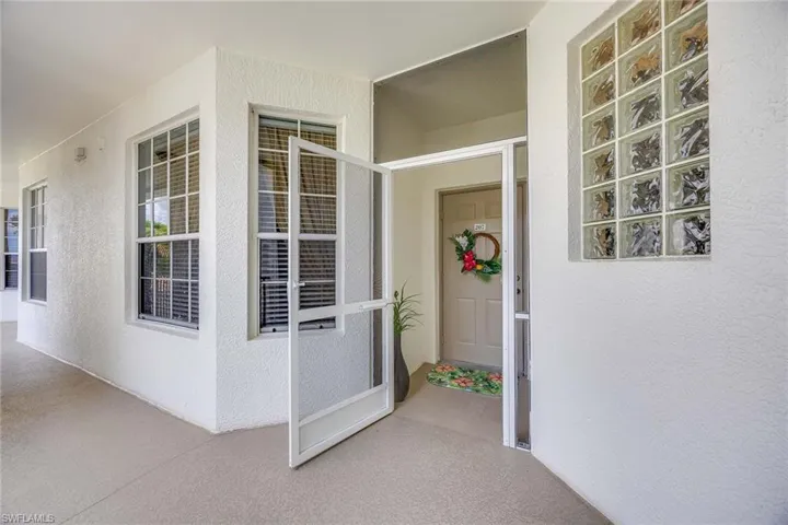 8267  Parkstone  PL, Naples, FL 34120