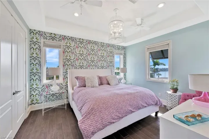 Bedroom 5 En Suite Bathroom