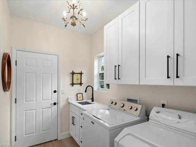 163  Via Napoli  , Naples, FL 34105