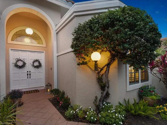 163  Via Napoli  , Naples, FL 34105
