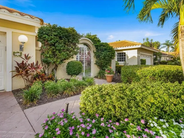 163  Via Napoli  , Naples, FL 34105