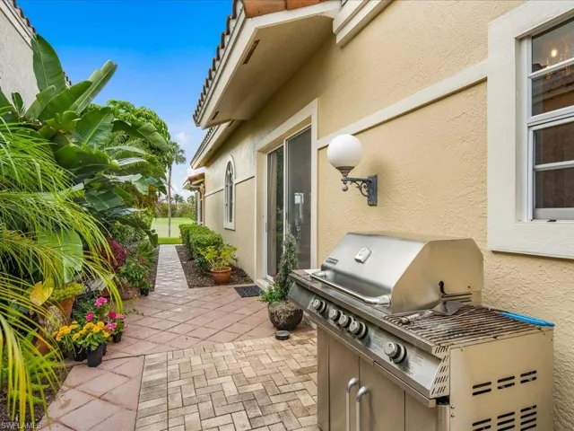 163  Via Napoli  , Naples, FL 34105