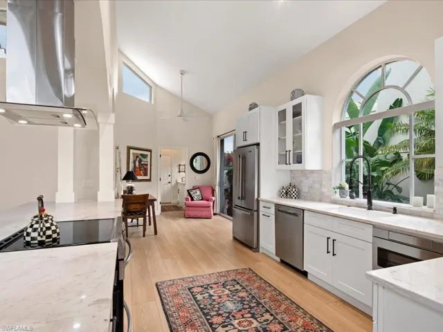 163  Via Napoli  , Naples, FL 34105