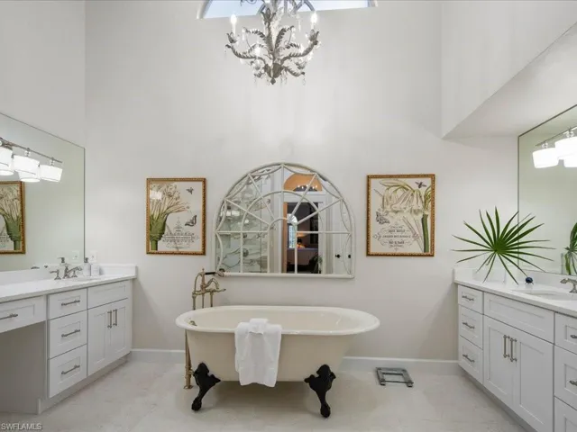 163  Via Napoli  , Naples, FL 34105