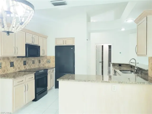 736 Wiggins Lake Dr 202, Naples, Florida 34110