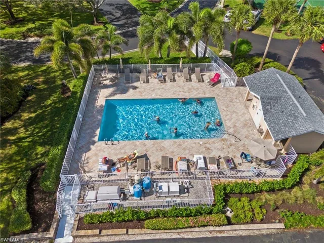 736 Wiggins Lake Dr 202, Naples, Florida 34110