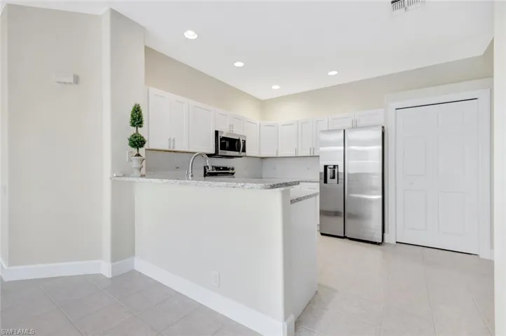8777 E Bay Cir, Fort Myers, Florida 33908