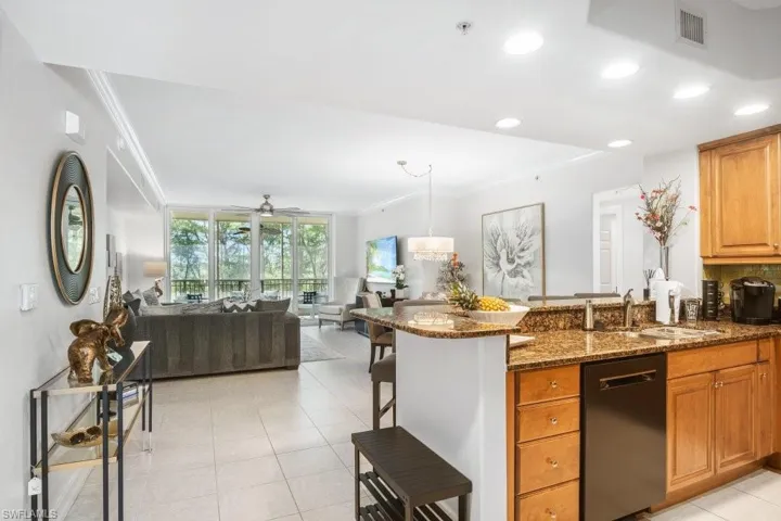 2728  Tiburon E BLVD, Naples, FL 34109