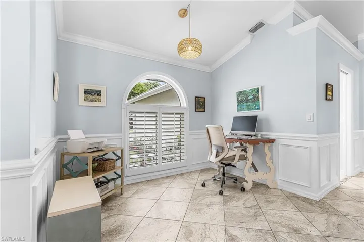 590 Lambton Ln, Naples, Florida 34104