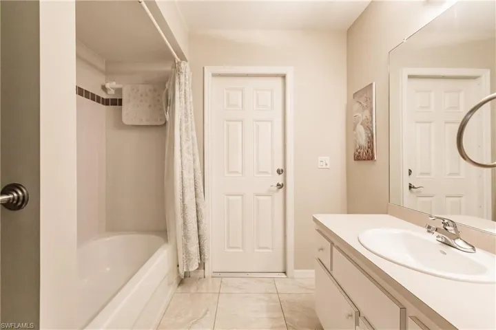 Bathroom tub and shower combo/ pool bath