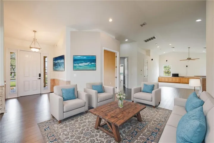 Sitting area or could be used as an additional dining area.