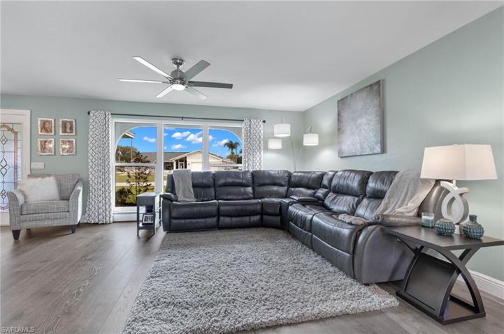 432 SW 33rd TER, CAPE CORAL FL 33914