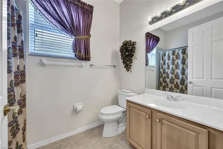 GUEST FULL BATH