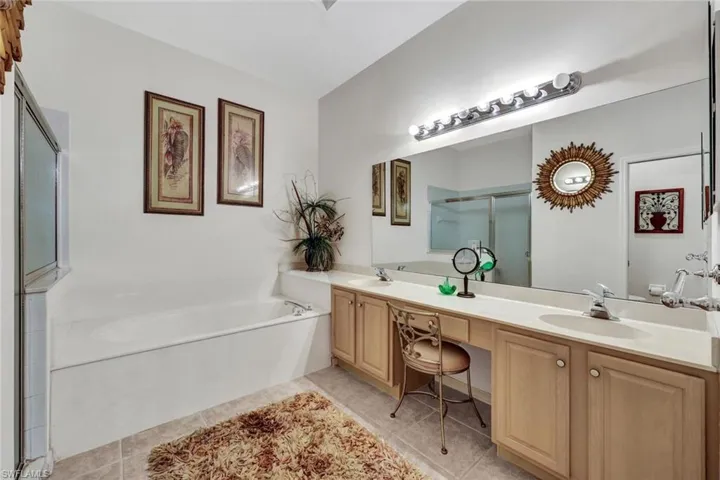 DUAL VANITIES/ PRIVATE WATER CLOSET
