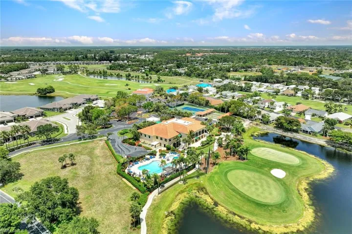Putting green, pro shop bar/restaurant, community pool and clubhouse all in the MOST convenient location!