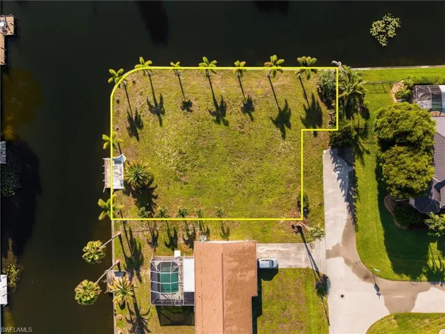 1939 5th Ter, Cape Coral, Florida 33990