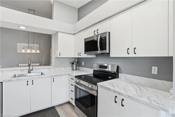 7360 Glenmoor Ln 304, Naples, Florida 34104