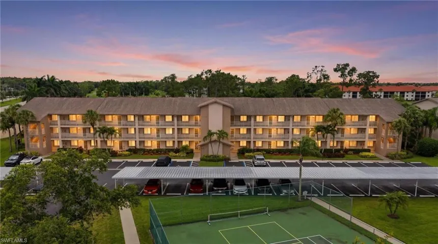 7360 Glenmoor Ln 304, Naples, Florida 34104
